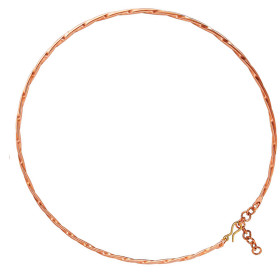Twisted eyelet with chain
