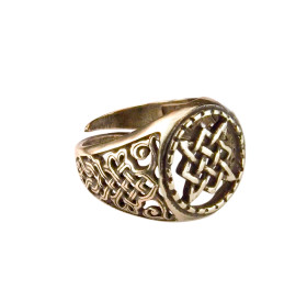 Patterned ring "Svarog Square"