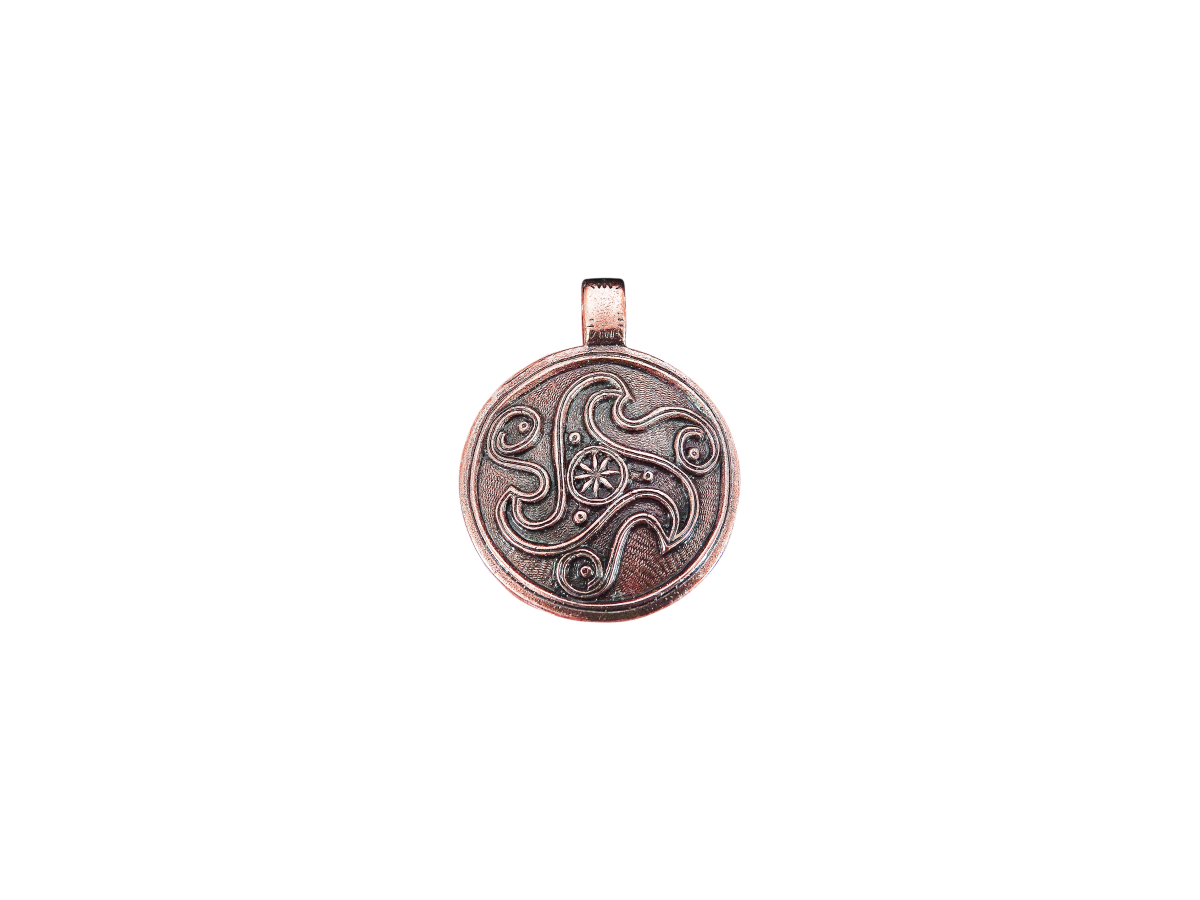 Cast pendant "Triskelion"