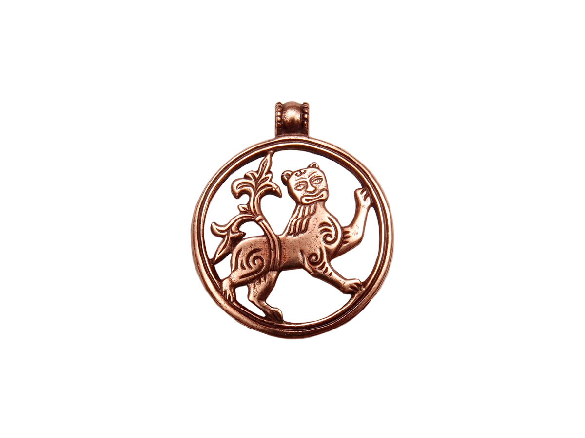 Slotted pendant "Mighty lion"