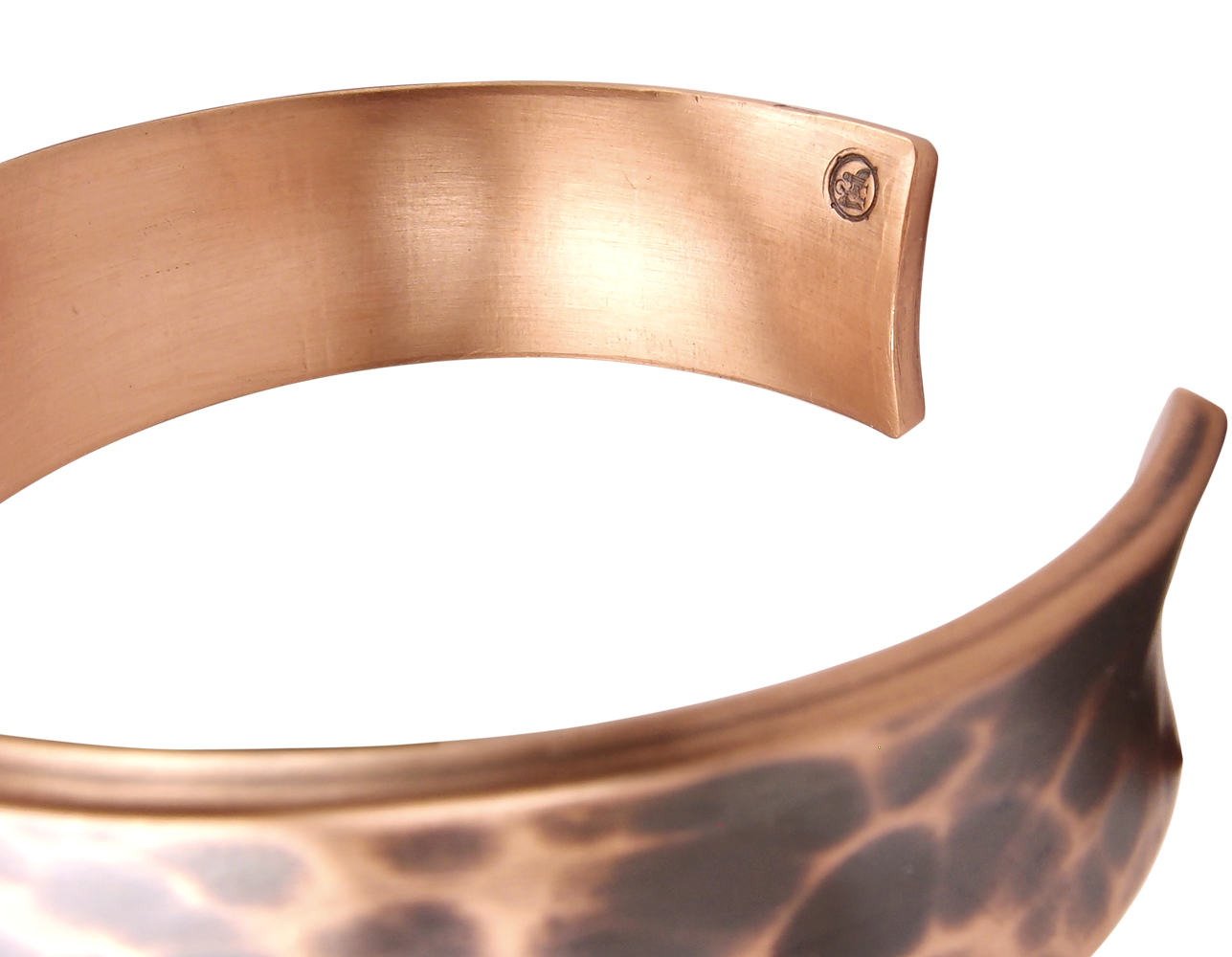 Forged, tinted, concave bracelet. Thickness 2,6 mm