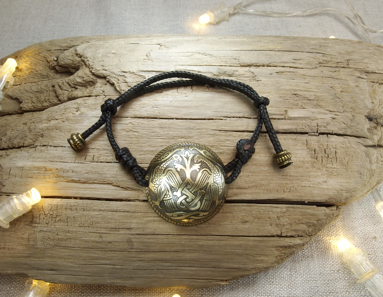 Spherical bracelet-cord "Suzdal hawks"