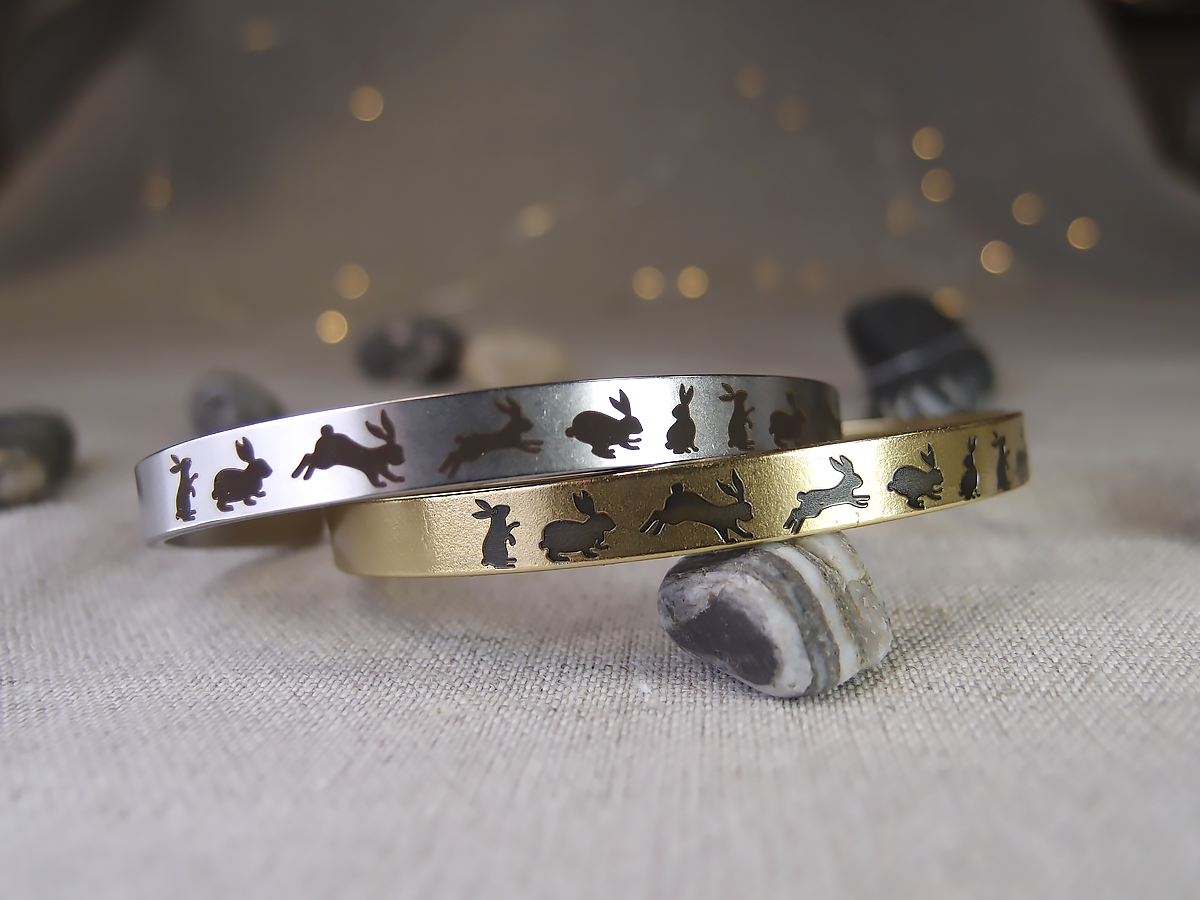 Bracelet-motivator hard 7 mm "Hares" No. 1. Thickness 2 mm