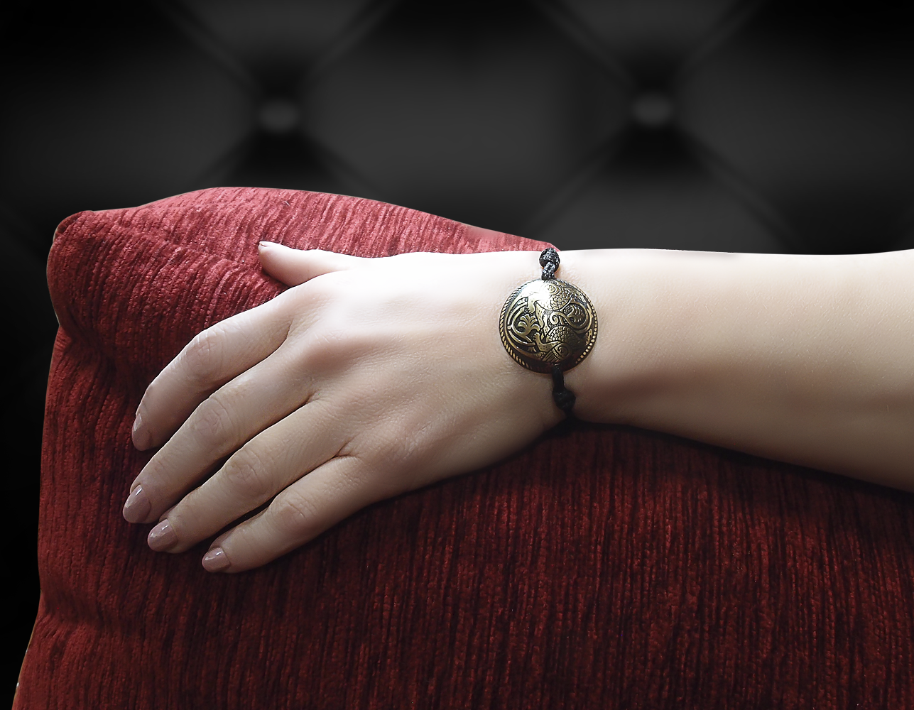 Spherical bracelet-lace "Simargly"