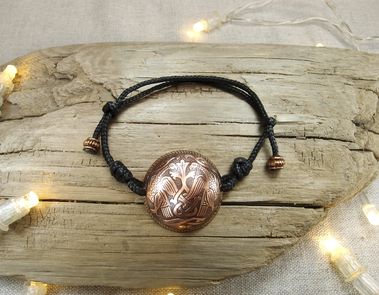 Spherical bracelet-cord "Suzdal hawks"