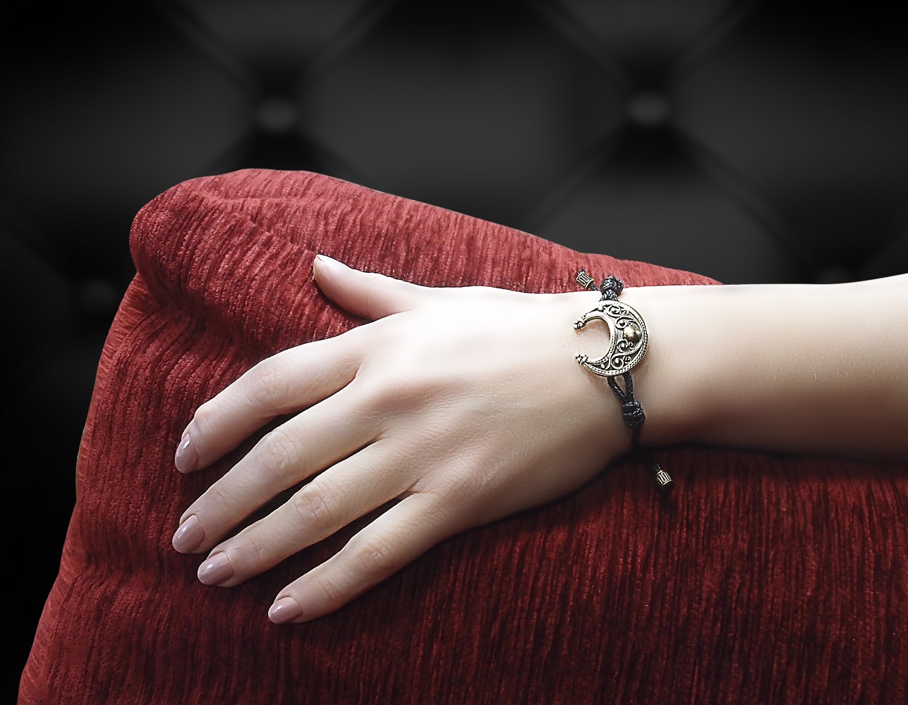 Bracelet-lace "Young lady"