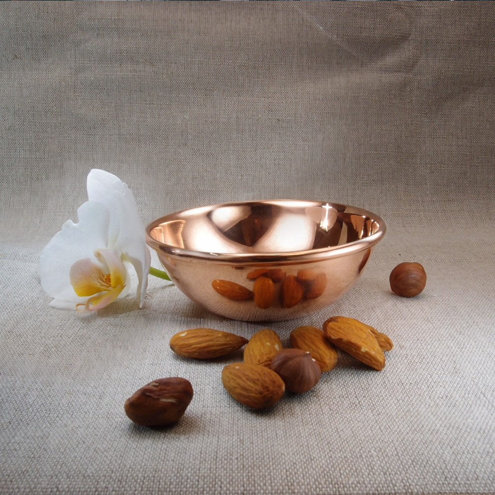 Bowl "Suzdal hawks". Glossy