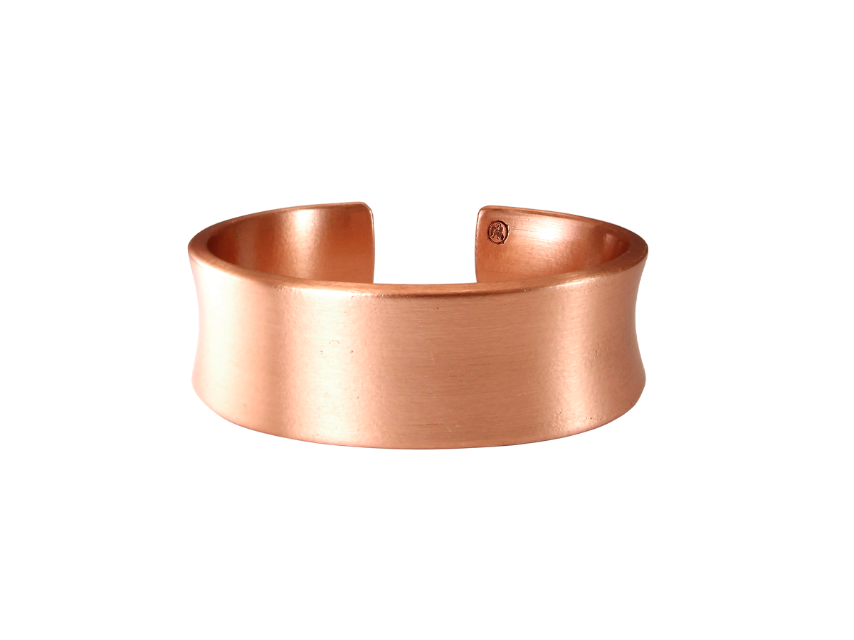 The bracelet is concave. Thickness 3 mm