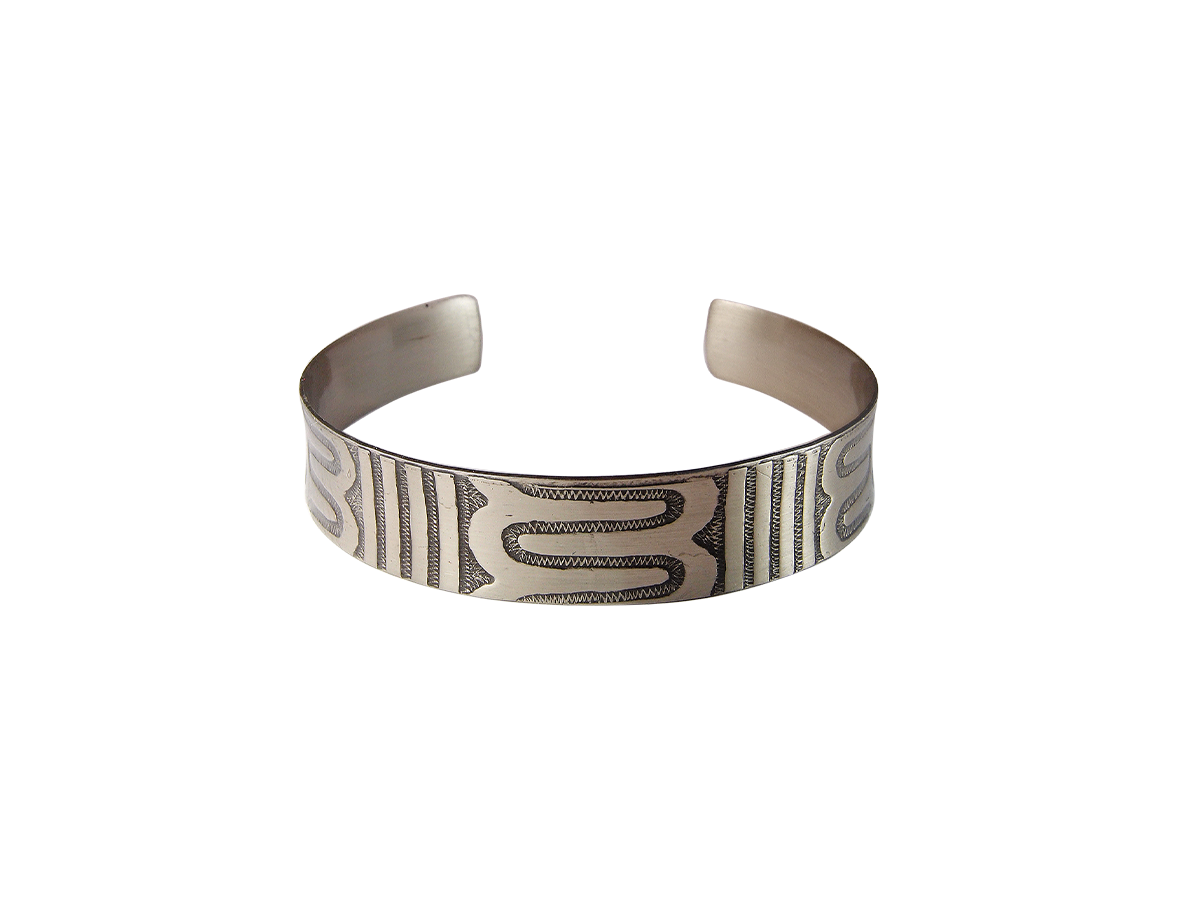 Ludogoshchensky bracelet concave